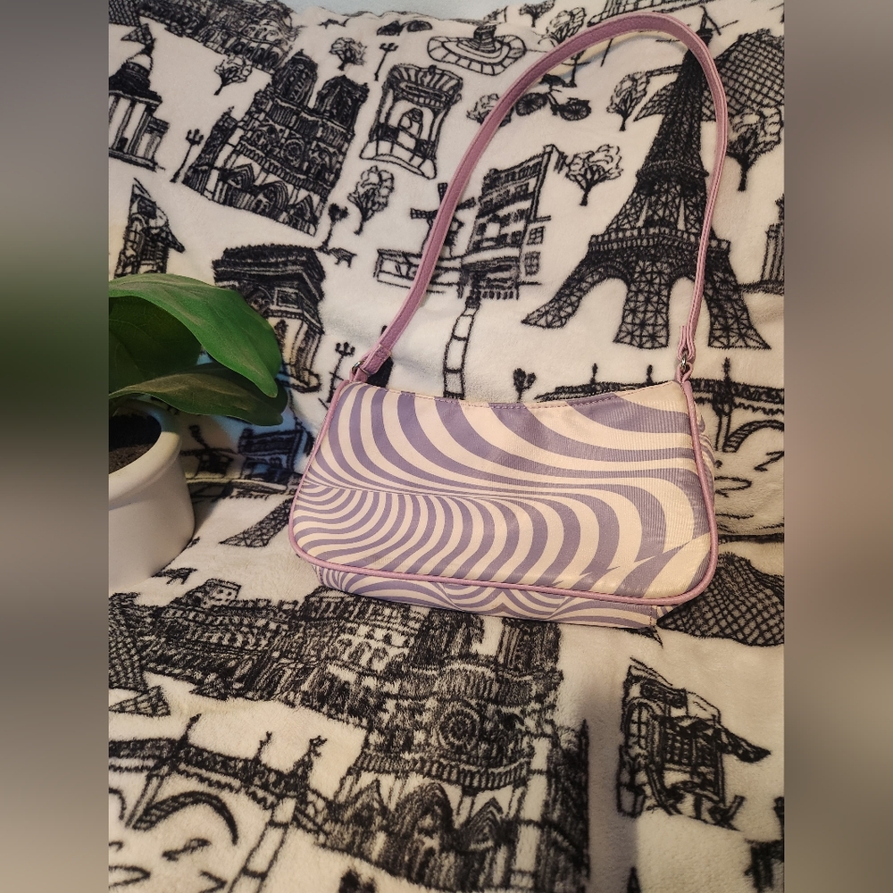 BP. Lilac Swirling Purse